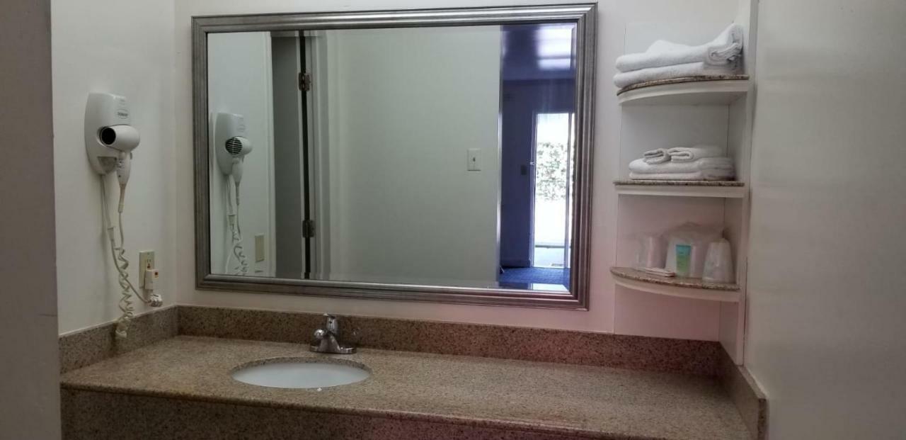 Budget Lodge Newport News Eksteriør bilde